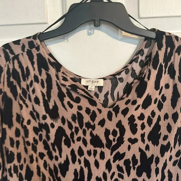 Umgee Leopard Top Size Small - Picture 2 of 3